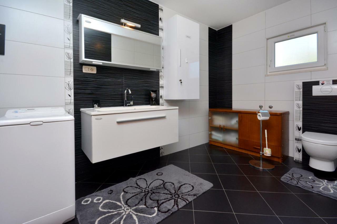 Beach Apartman Petra Подстрана Екстер'єр фото