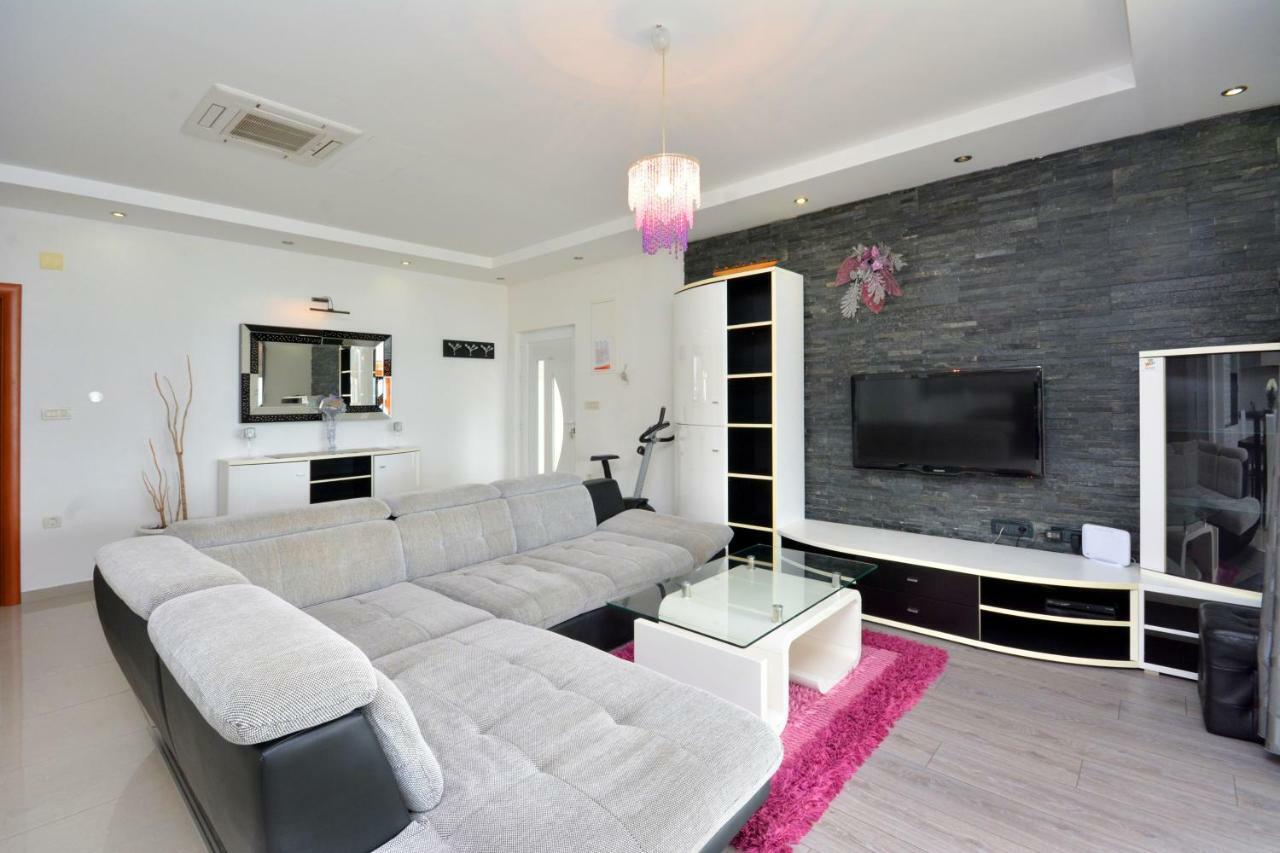 Beach Apartman Petra Подстрана Екстер'єр фото