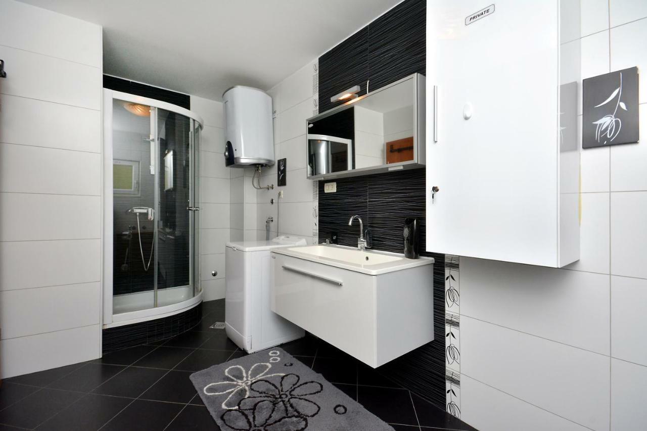 Beach Apartman Petra Подстрана Екстер'єр фото