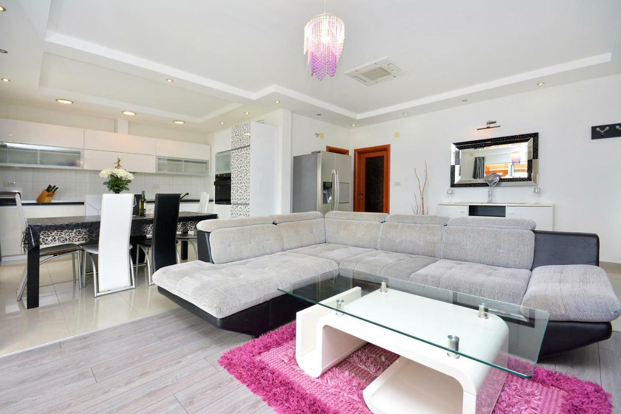 Beach Apartman Petra Подстрана Екстер'єр фото