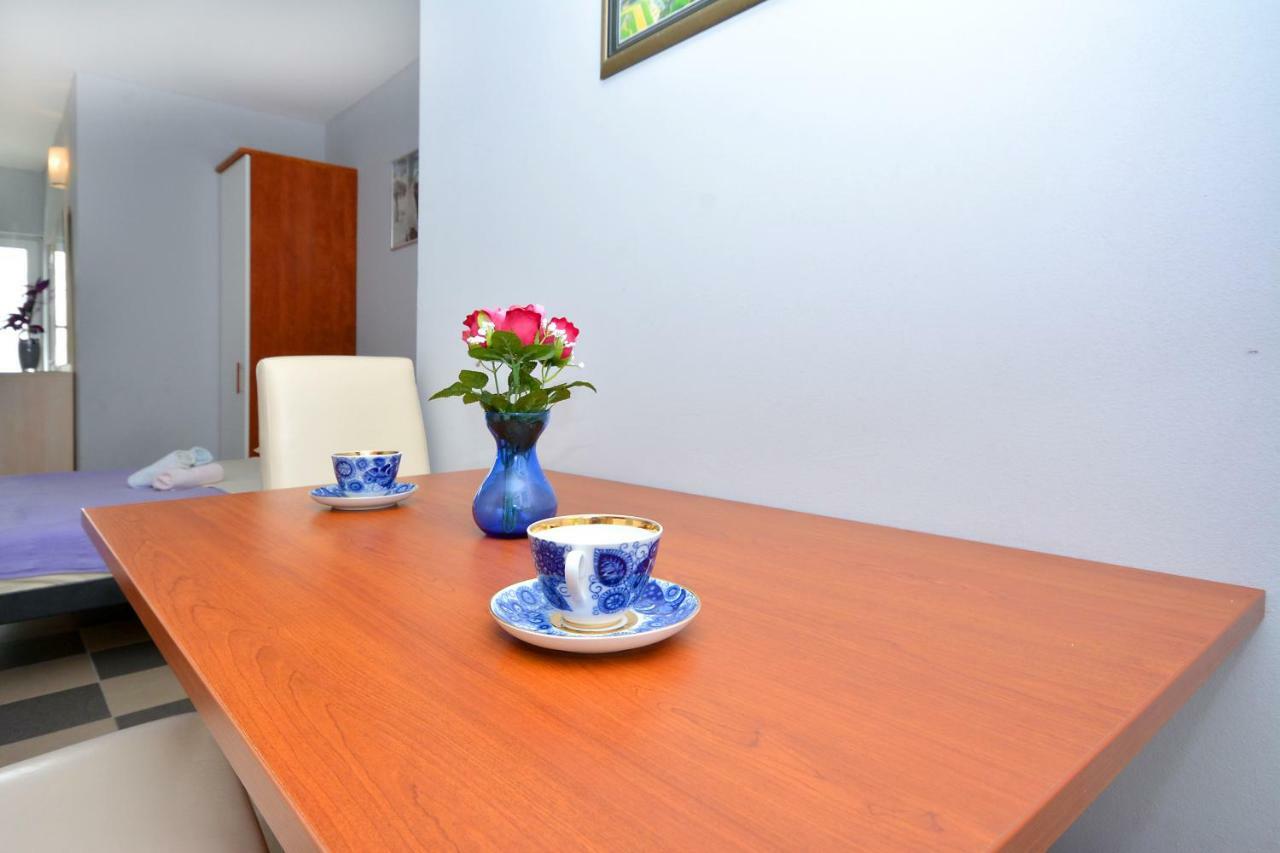 Beach Apartman Petra Подстрана Екстер'єр фото