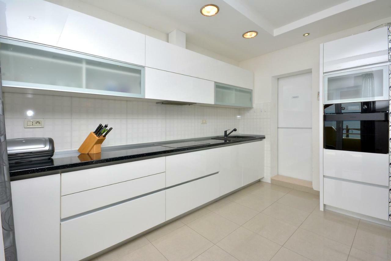 Beach Apartman Petra Подстрана Екстер'єр фото