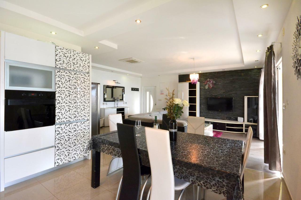 Beach Apartman Petra Подстрана Екстер'єр фото